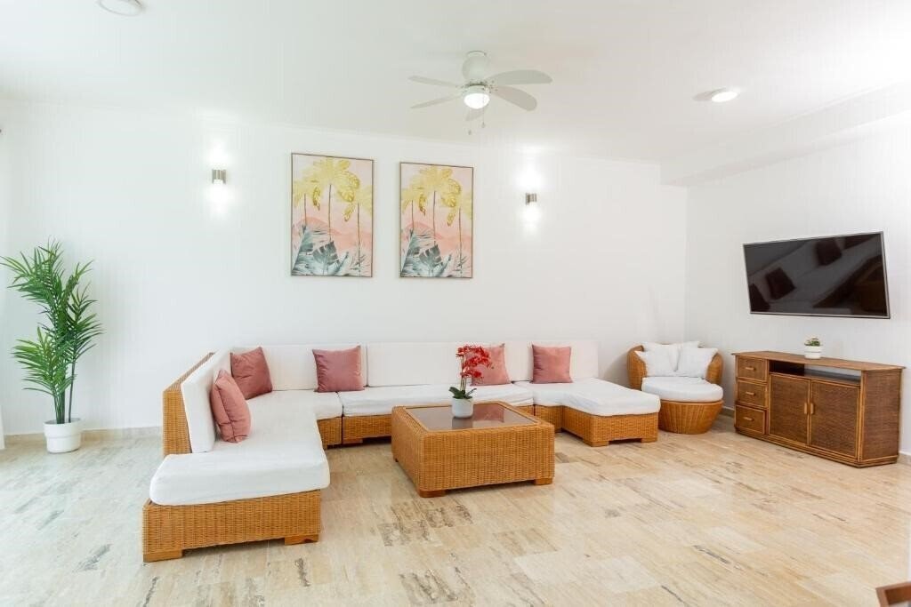Картинка Grand Laguna Beach 3*