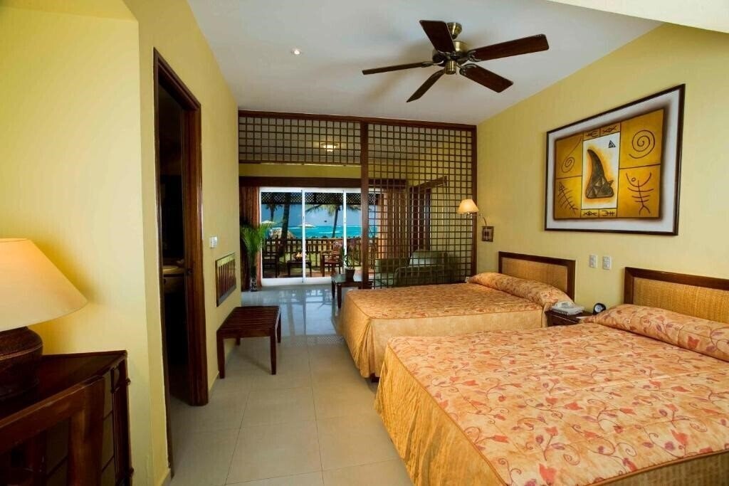 Фото Vik Hotel Cayena Beach 5*