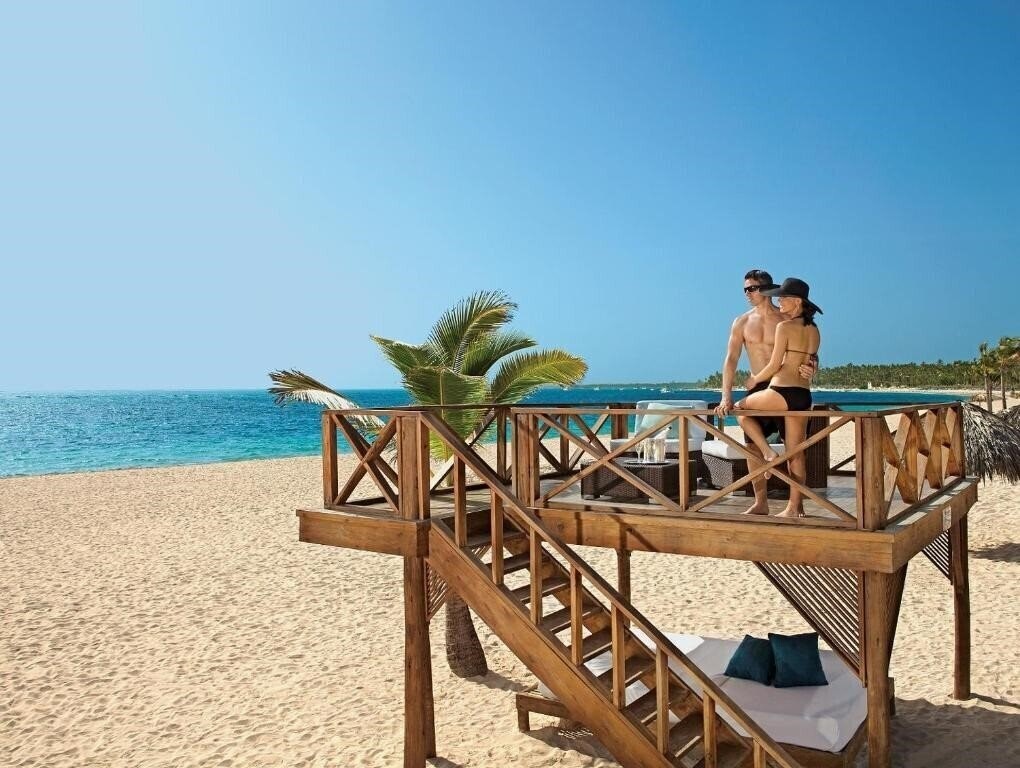 Готель Secrets Royal Beach 5*