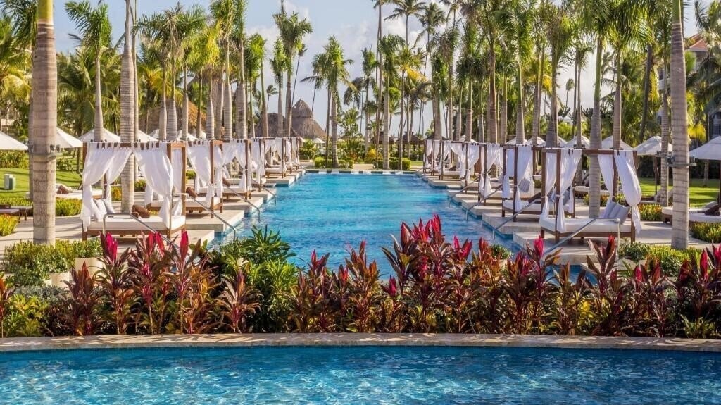Изображение Secrets Royal Beach 5*