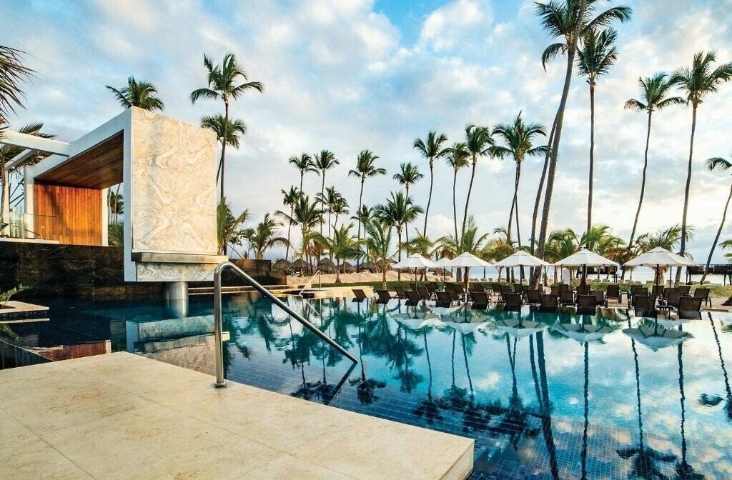 Картинка Secrets Royal Beach 5*