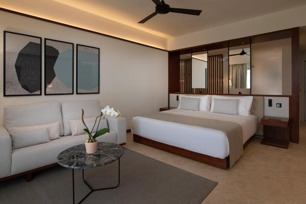 Фото Live Aqua Beach Resort Punta Cana 5*