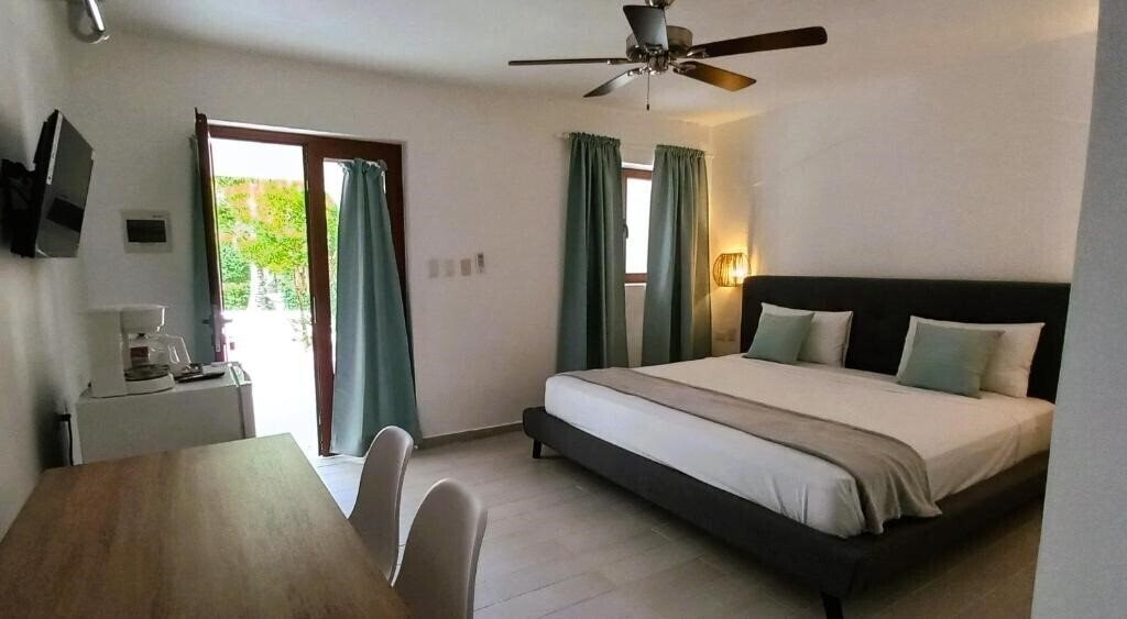 Фото La Piazzetta Suites 3*