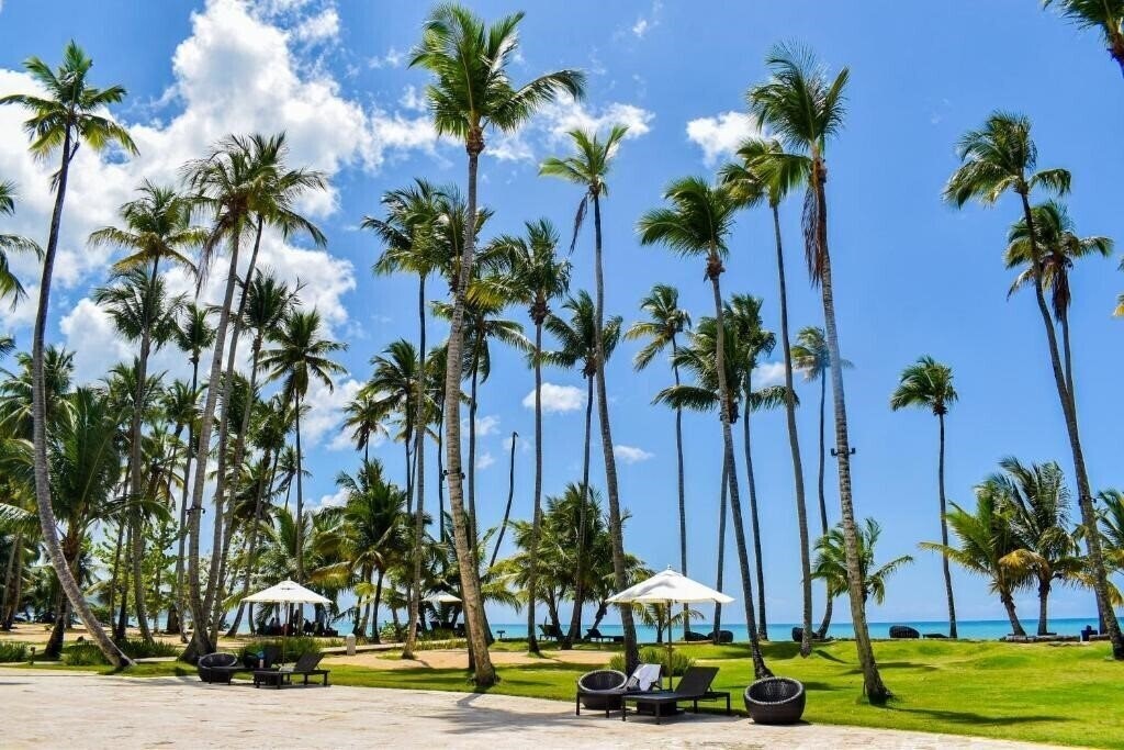Отель Coson Bay 3*