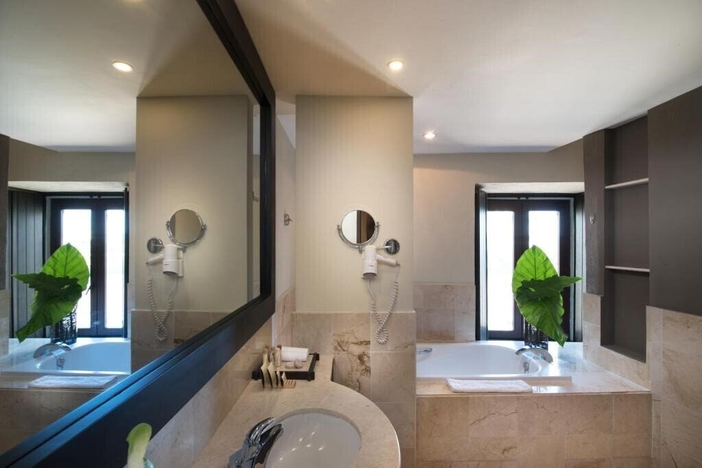 Фотографія Hotel Nicolas De Ovando Mgallery 5*