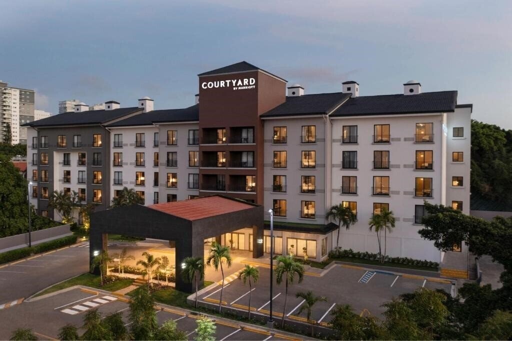 Изображение Courtyard by Marriott Santo Domingo 3*