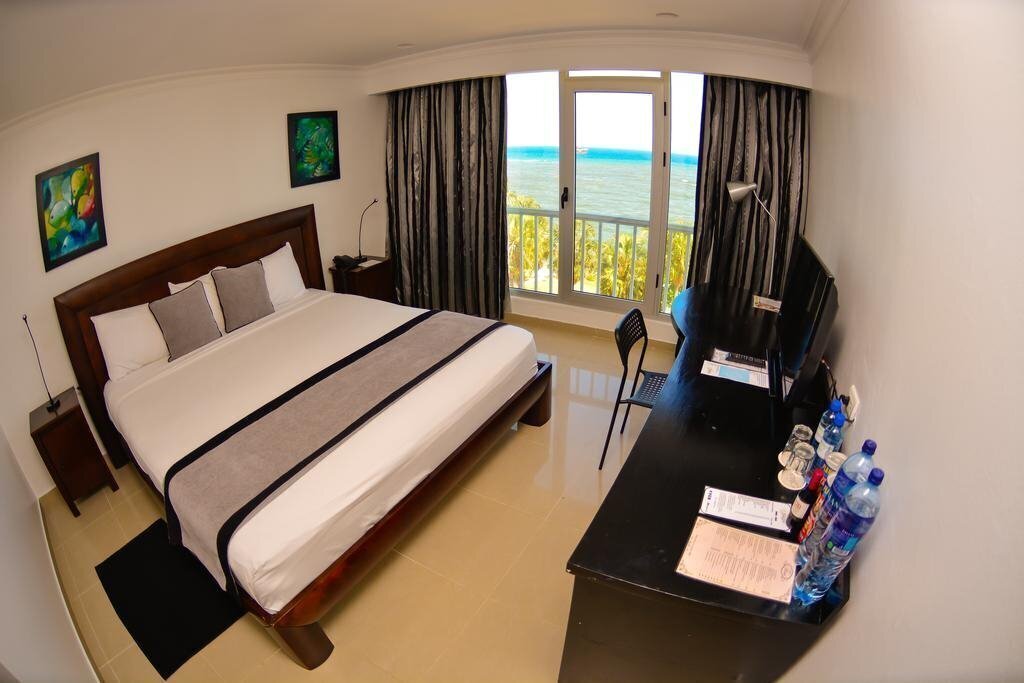 Фотографія El Napolitano Hotel & Casino 3*