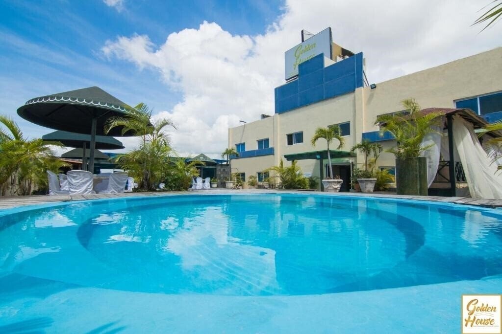 Отель Golden House Hotel & Restaurant 4*