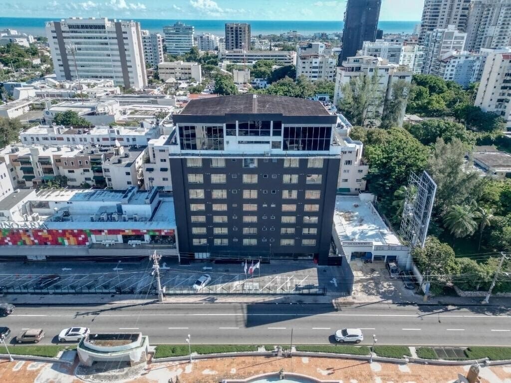 Отель Weston Suites Hotel 4*