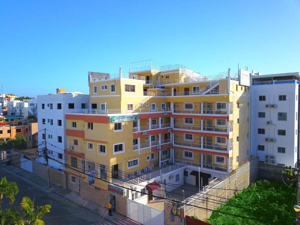 Готель Tropical Island Aparthotel 3*