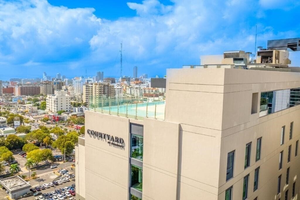 Готель Courtyard by Marriott Santo Domingo Piantini 4*
