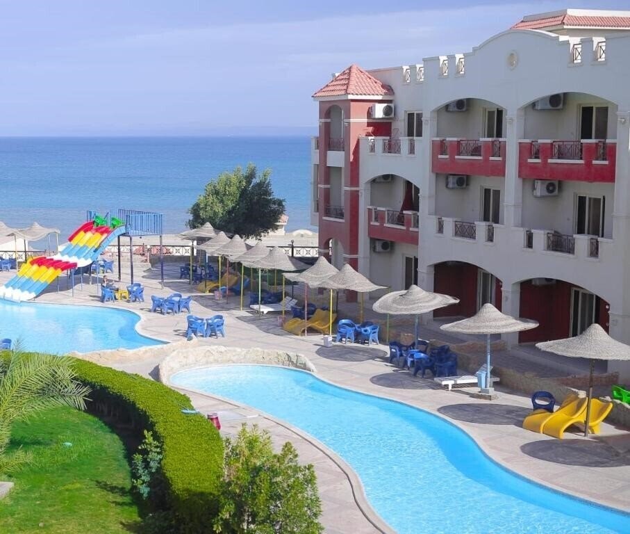 Фото La Sirena Hotel & Resort 4*