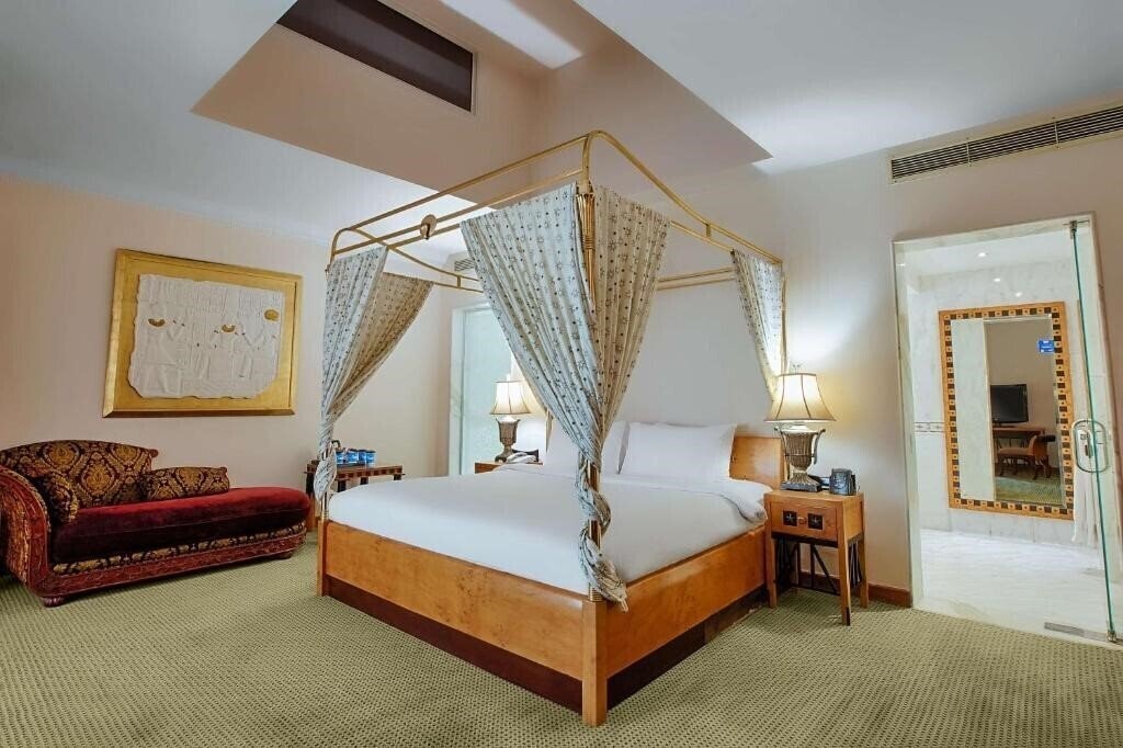 Фото Hilton Green Plaza 5*