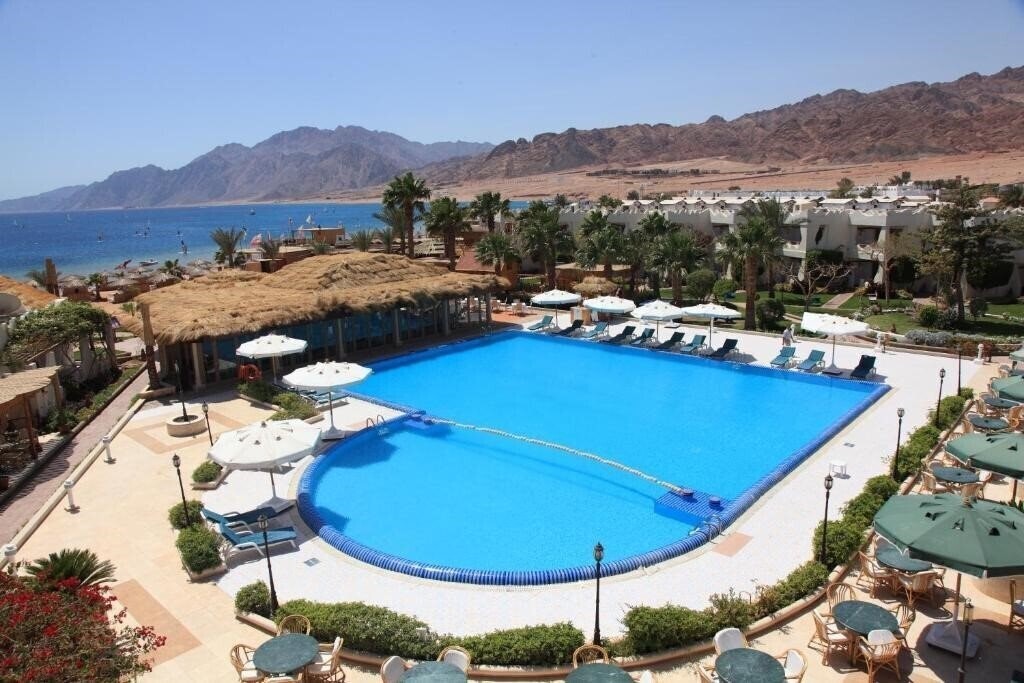 Готель Swiss Inn Golden Beach 4*