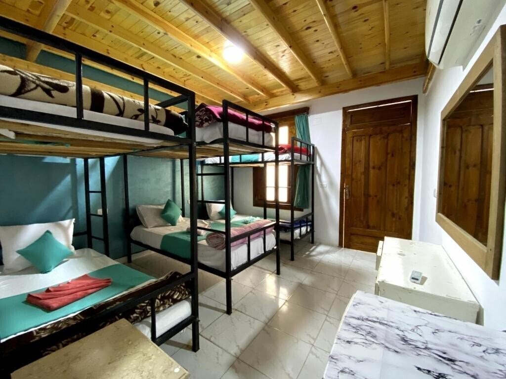 Фото Octopus Hotel 3*