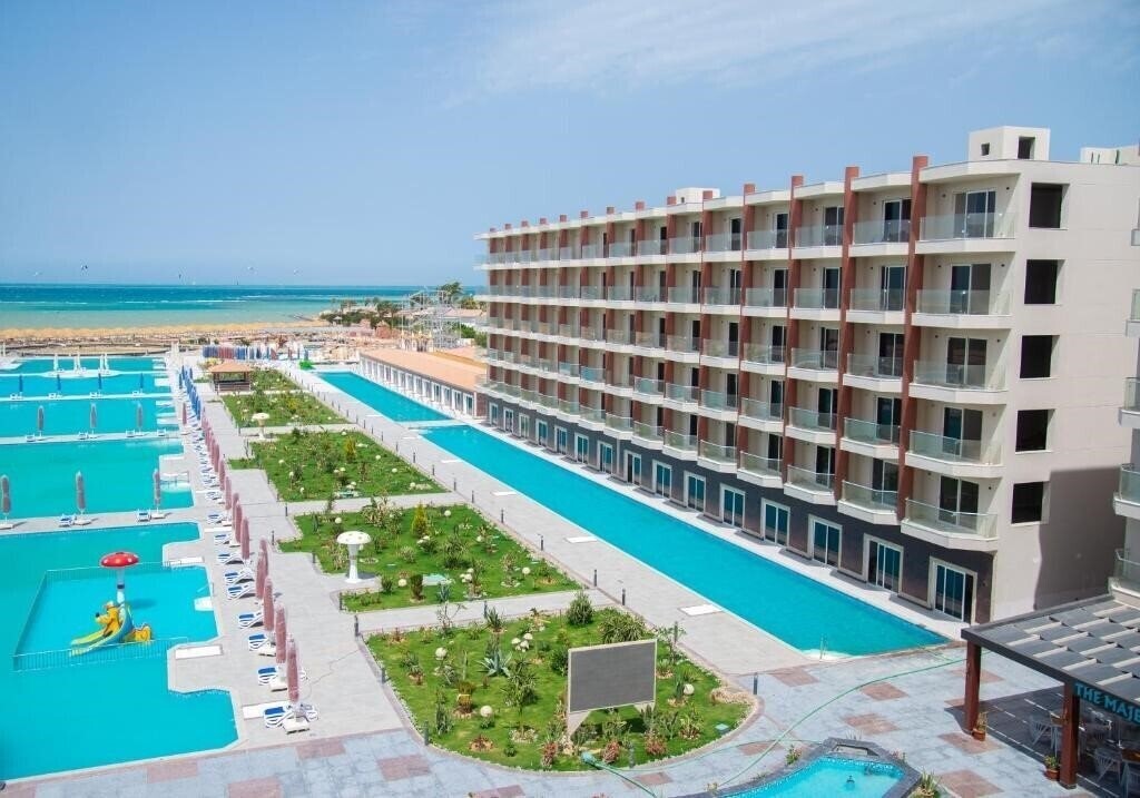 Готель Rewaya Majestic Resort 5*