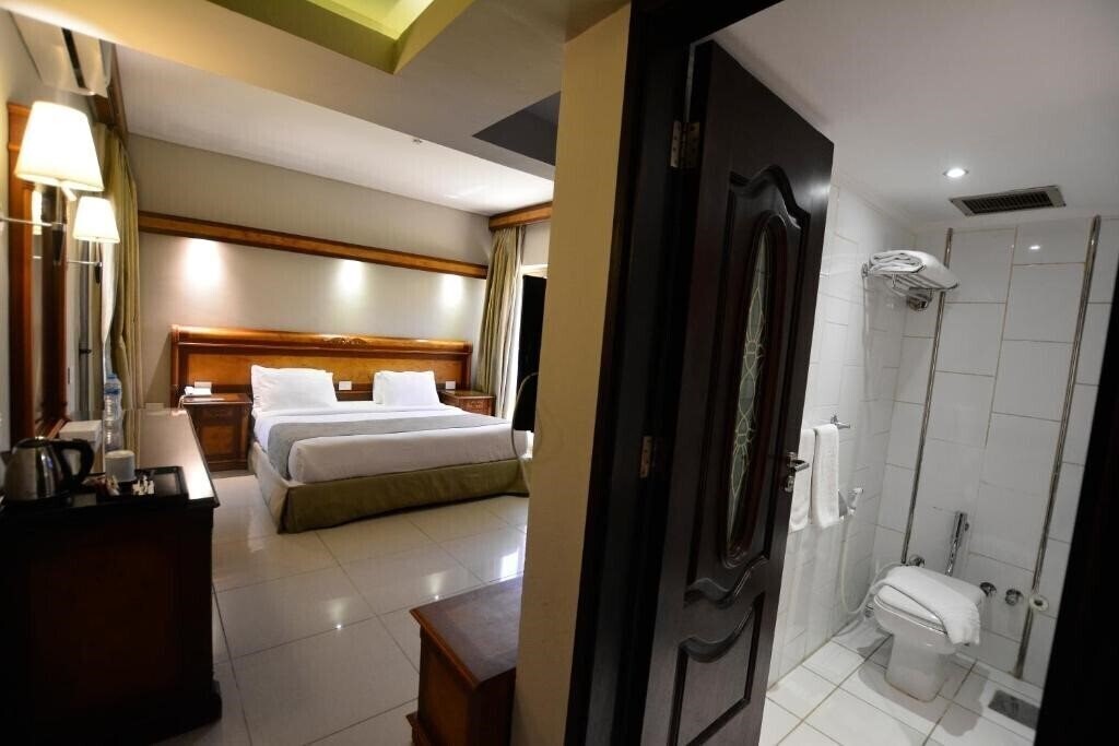 Фото Green Leaves Hotel 4*