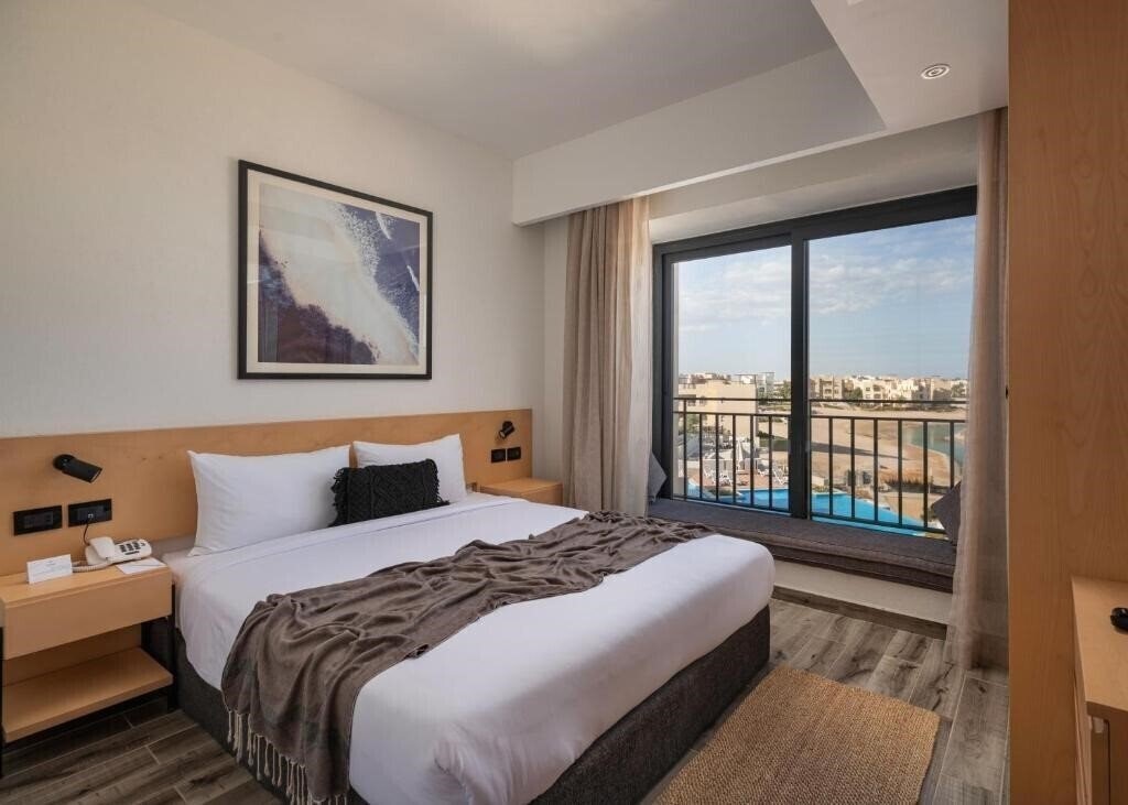 Изображение Creek Hotel & Residences 5*