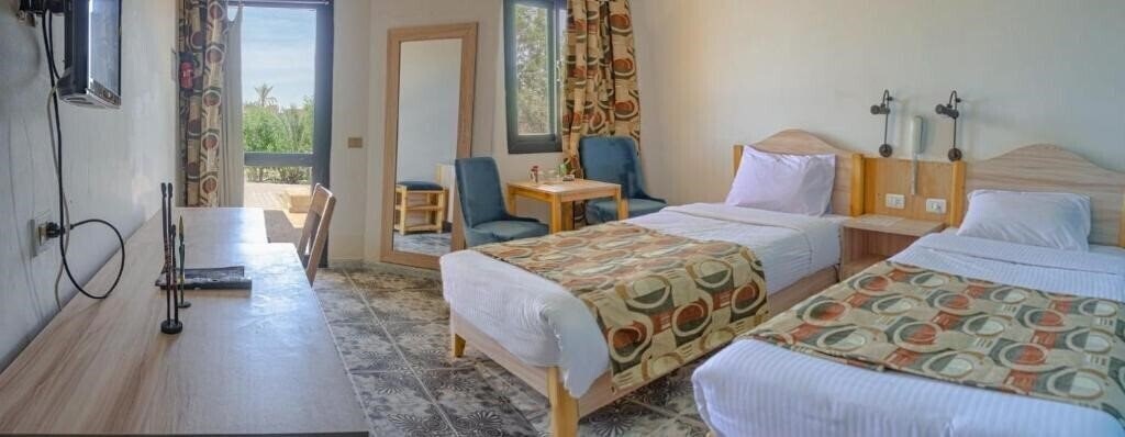 Готель Mangrove Bay Resort 3*