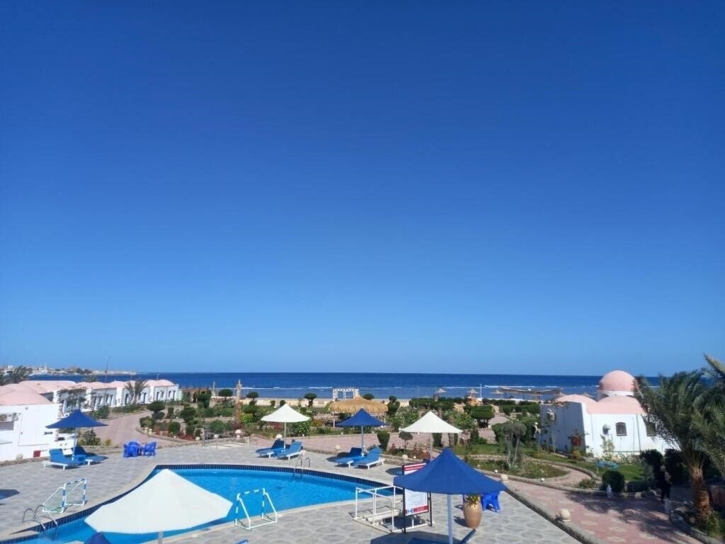 Фотография Dolphin Continental Hotel 3*