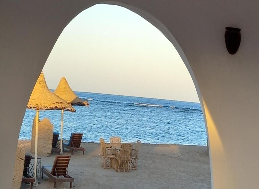 Изображение Dolphin Continental Hotel 3*