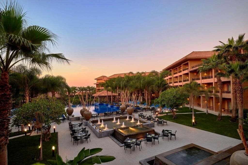 Фото Dusit Thani Lake View Cairo 5*