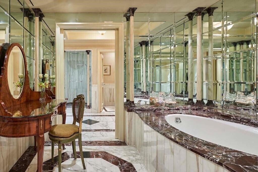 Фото Four Seasons First Residence Hotel 5*