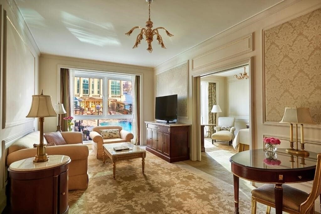 Зображення Four Seasons First Residence Hotel 5*