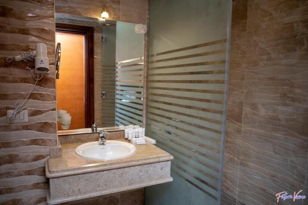 Фото Rehana Plaza 5*
