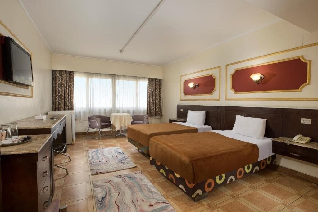 Готель Kanzy Hotel 3*