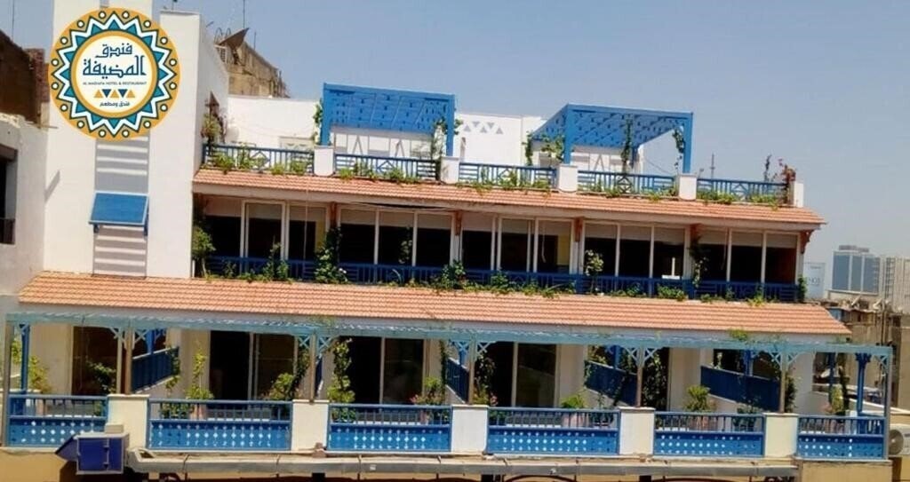 Отель Almadiafa Hotel 3*