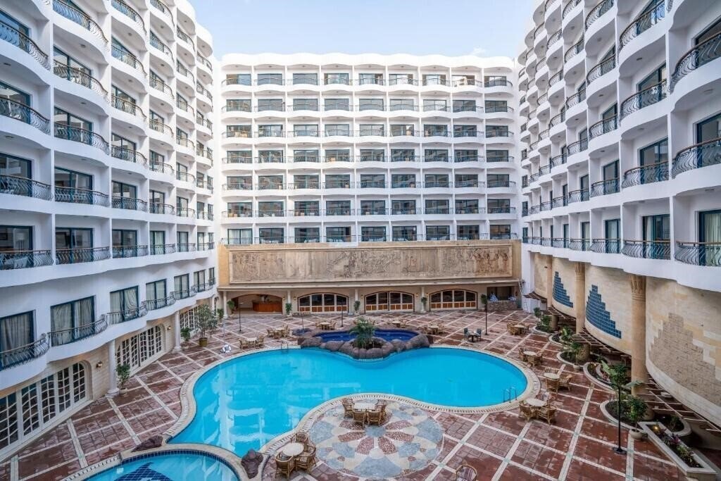 Готель Azal Pyramids Hotel 4*