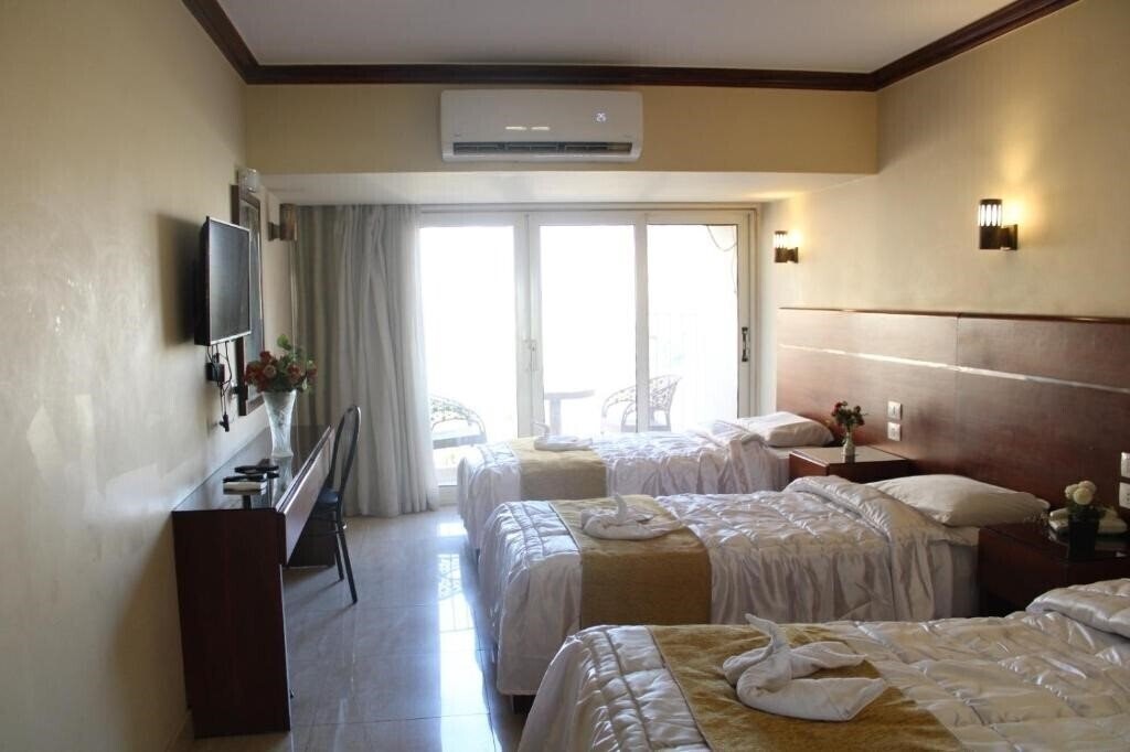 Отель Pharaohs Hotel 3*