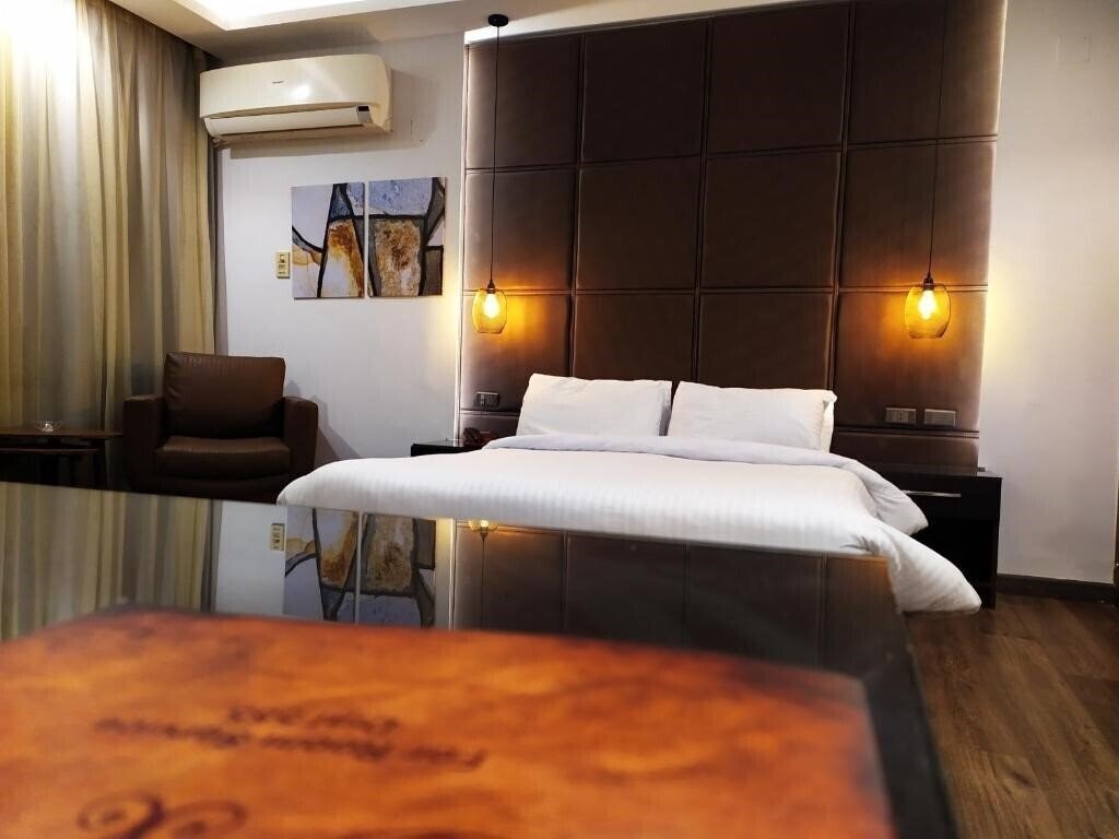 Готель Pearl Hotel 3*