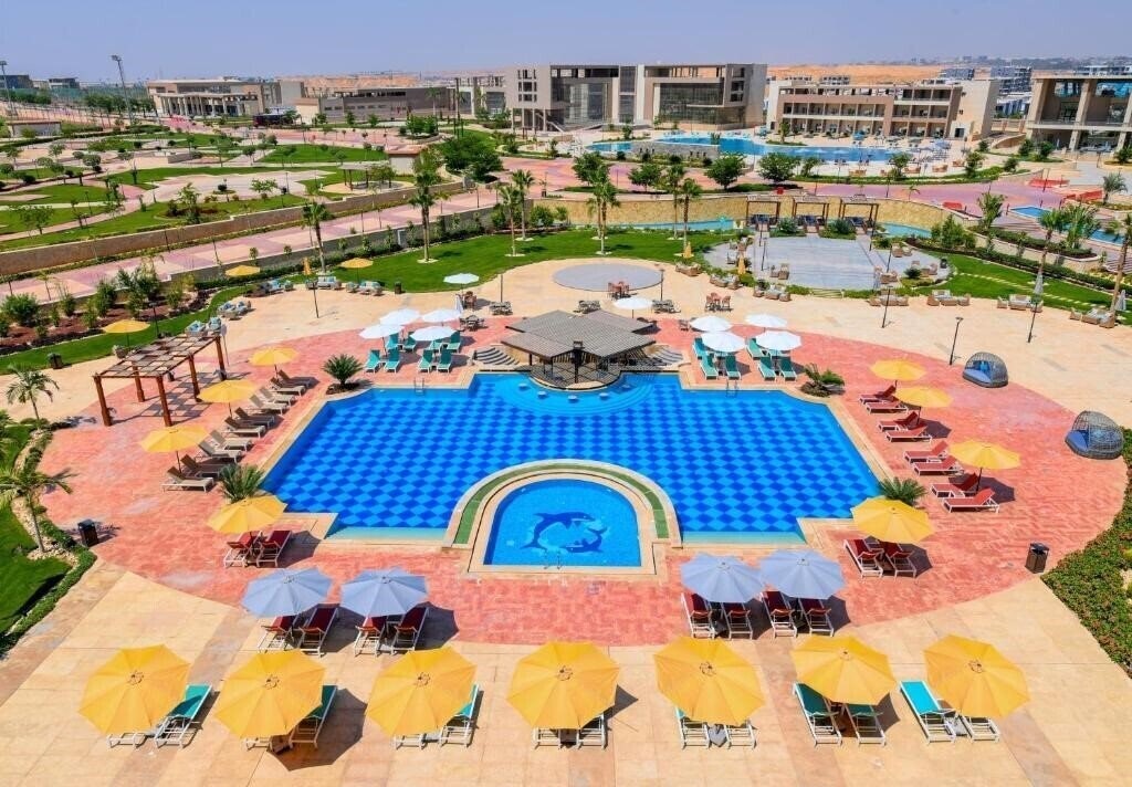 Готель Tolip Hotel Gardens 5*