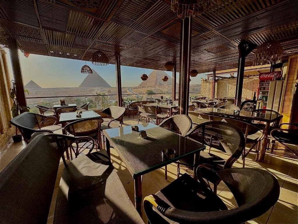 Готель Sahara Pyramids Inn 3*