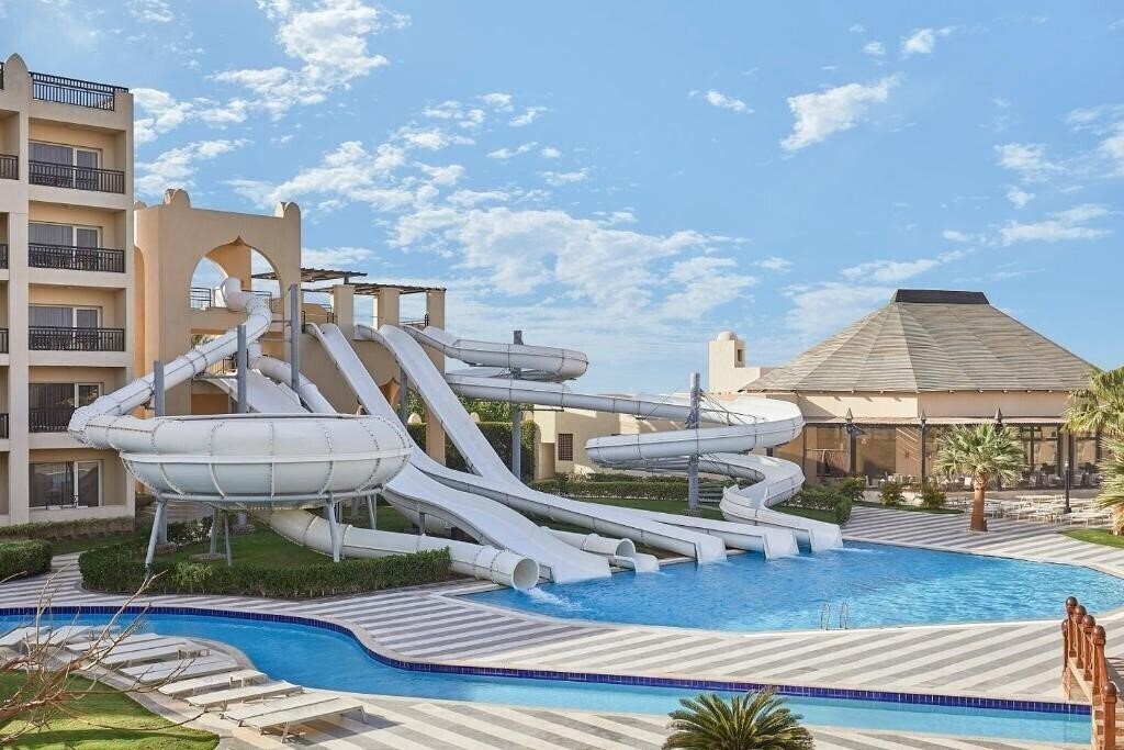 Готель Steigenberger Aqua Magic 5*