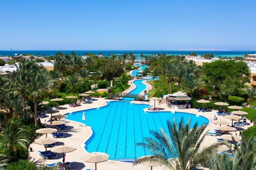 Готель Golden Beach Resort 4*