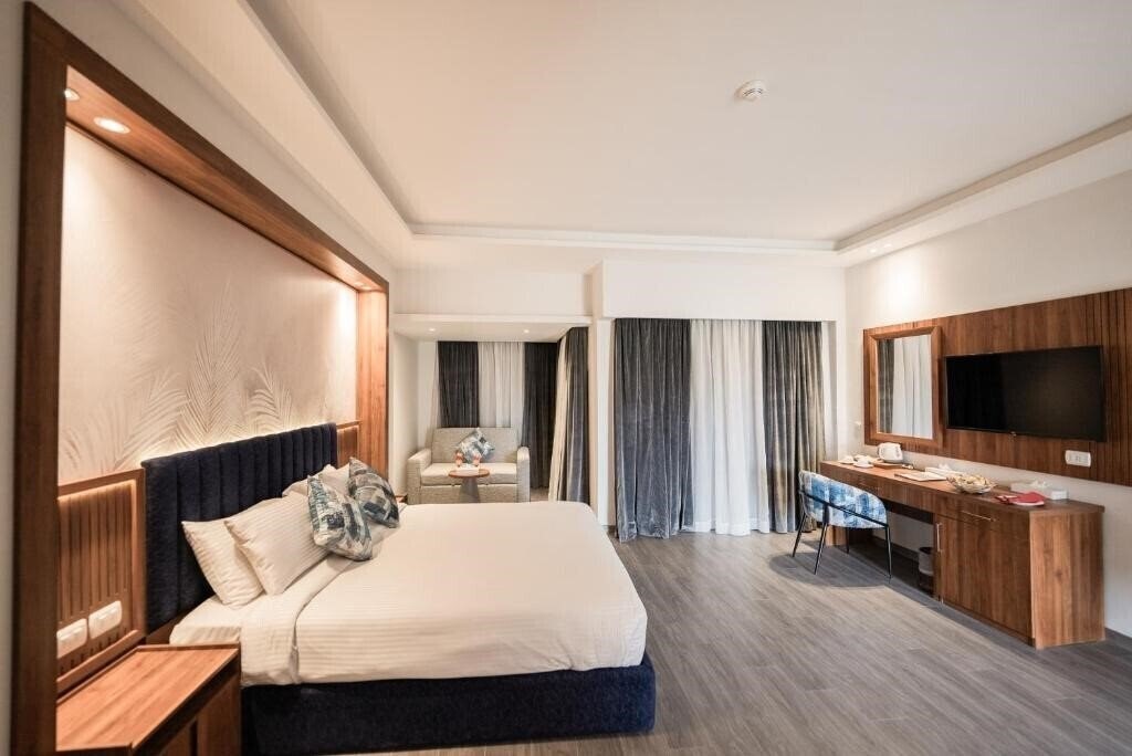Фото Golden Beach Resort 4*