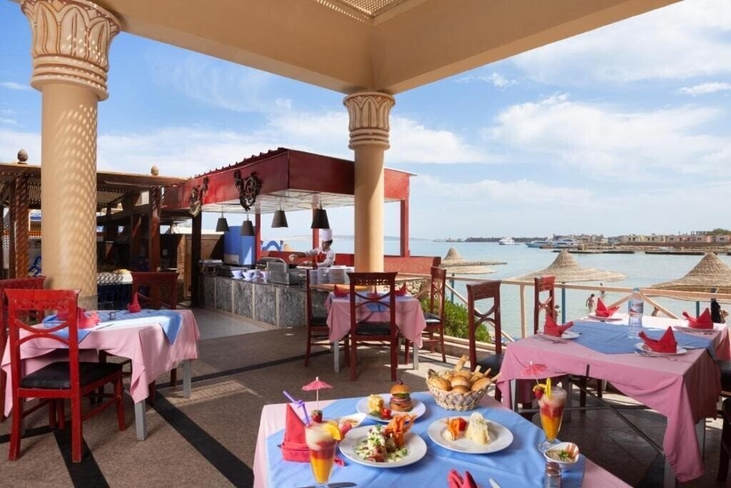 Фотография King Tut Aqua Park Beach Resort 4*