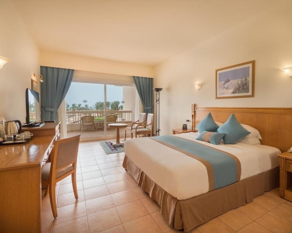 Фото Long Beach Resort Hurghada 4*