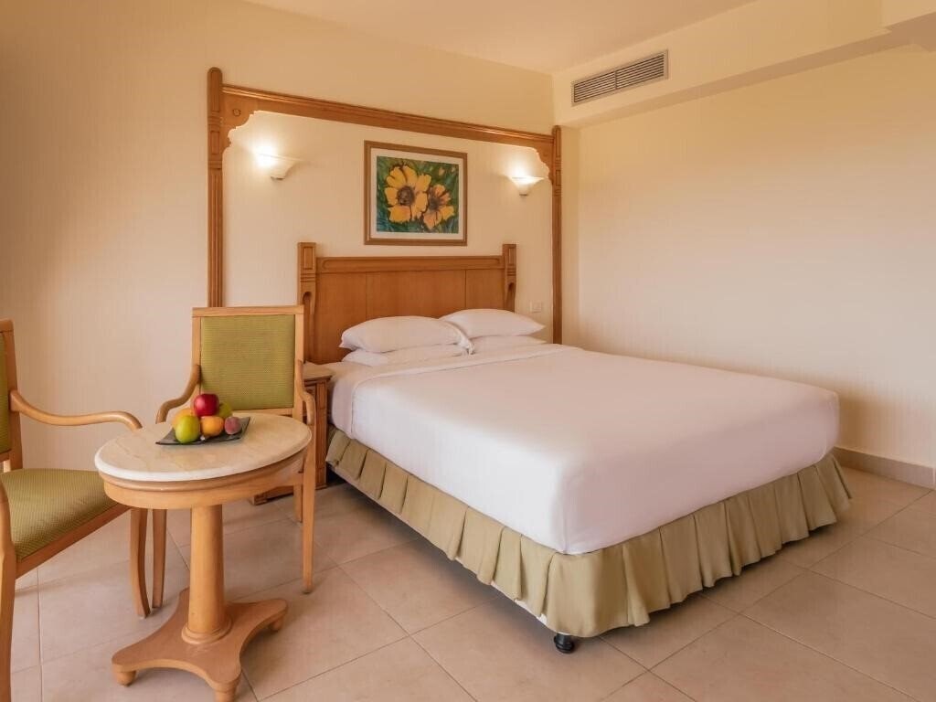 Фотографія Long Beach Resort Hurghada 4*