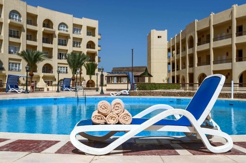 Готель Sunny Days Mirette Family & Aqua Park (ex. Sunny Days Mirette) 3*