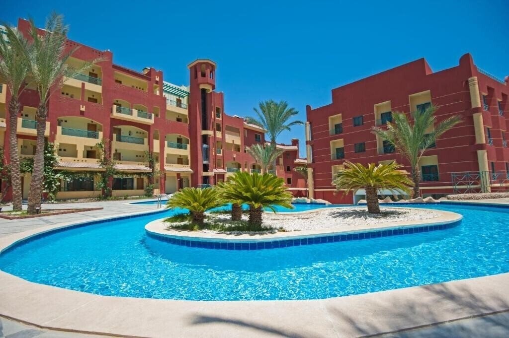 Отель Sun & Sea Hotel 3*