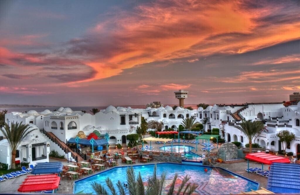 Отель Arabella Azur 4*