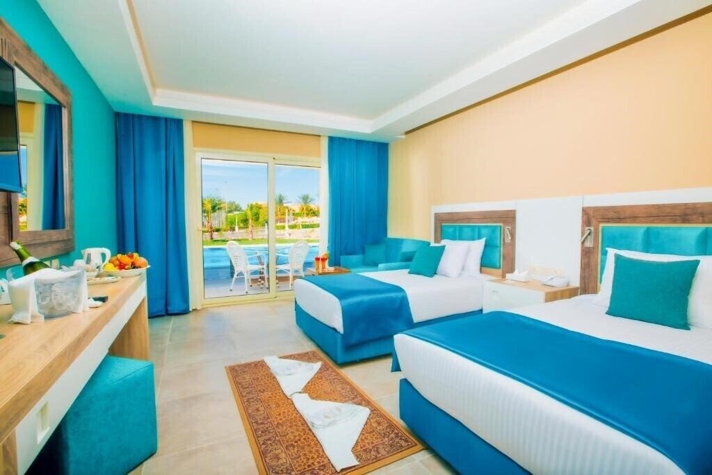 Фотография Titanic Beach SPA & Aquapark 5*
