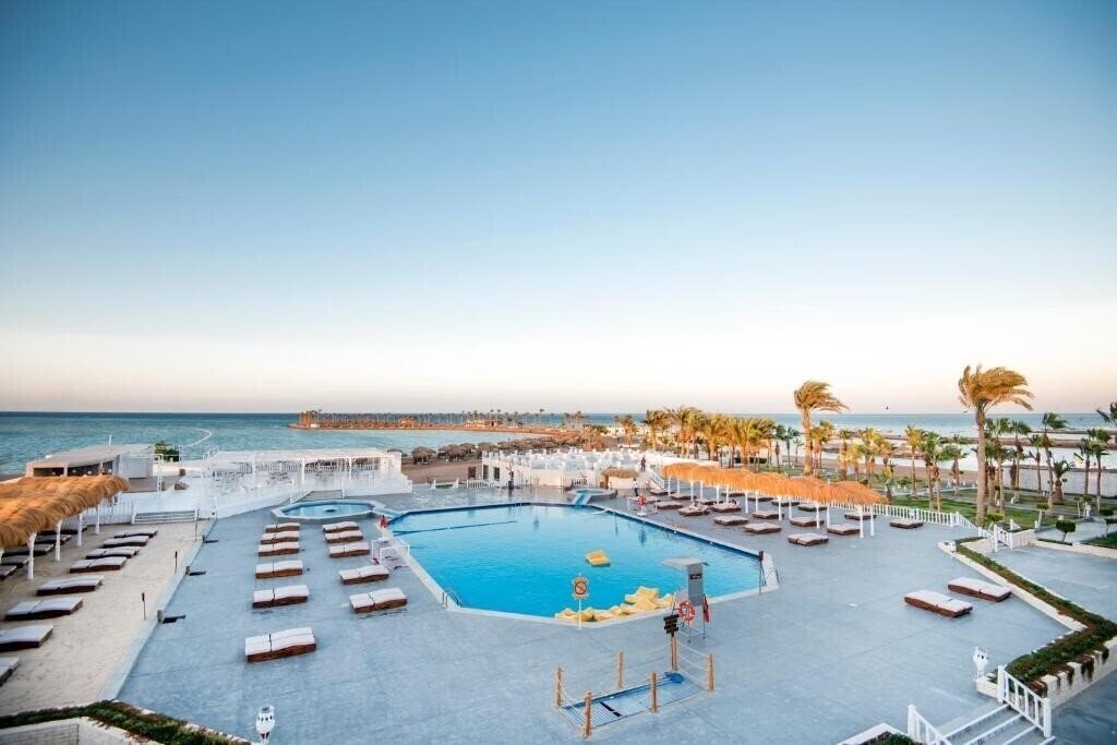 Готель Meraki Resort 4*
