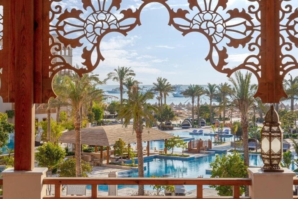 Отель The Grand Palace Hotel - Adults Only 18+ 5*
