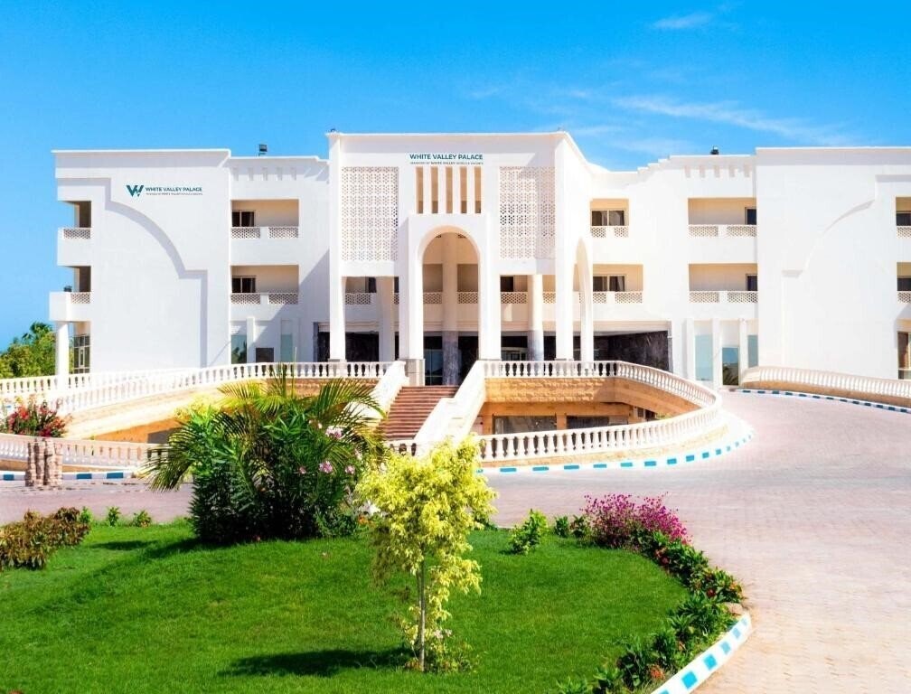 Готель Palace Beach Hotel 5*