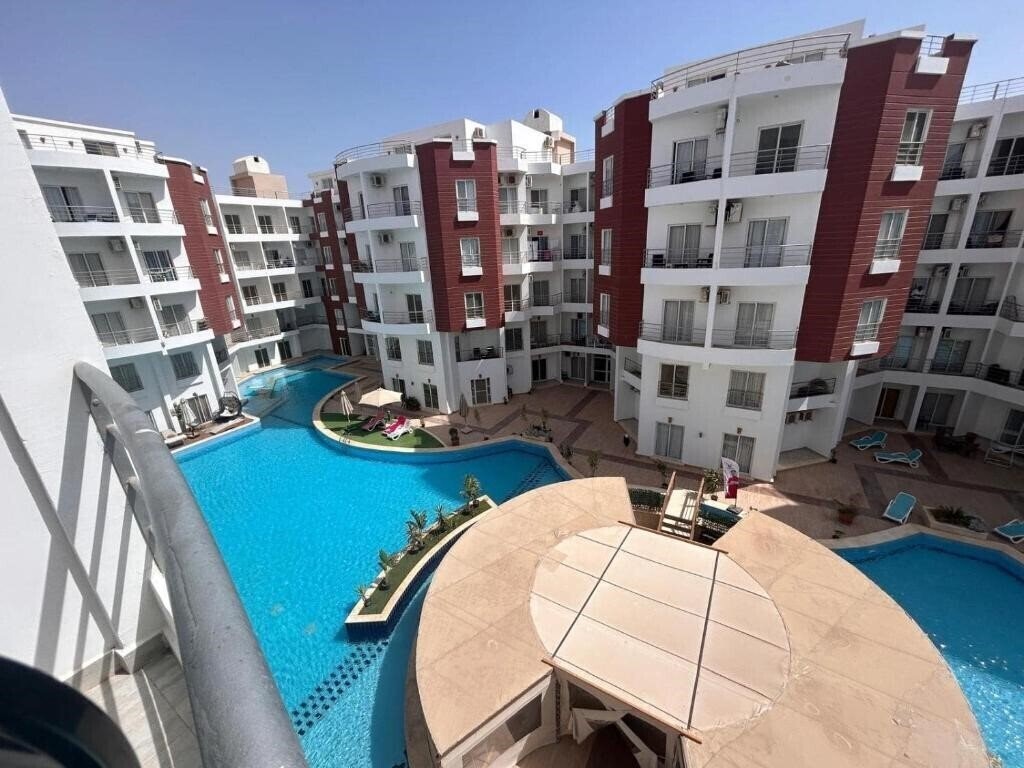 Отель Aqua Palms Resort 3*